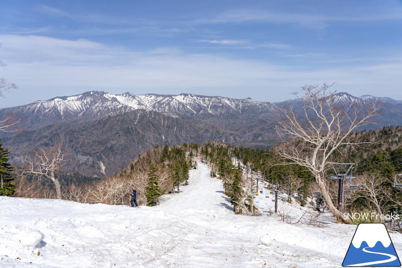 大雪山層雲峡・黒岳ロープウェイスキー場｜どんなに雪解けが早い春でも、北海道には『黒岳』があるという安心感。ありがとう、2023-2024。SNOW Freaks 今季最終レポート！